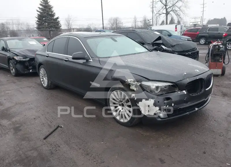 2012 BMW 750 photo
