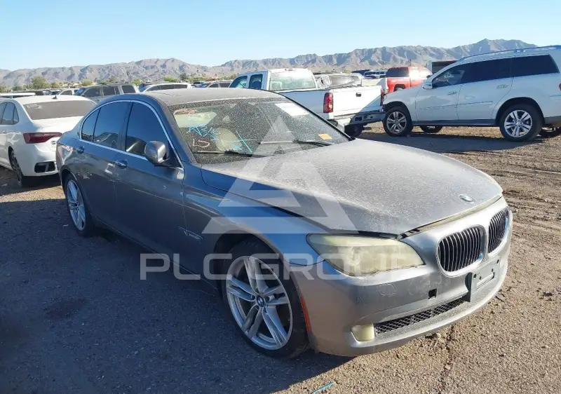 2012 BMW 750 фото