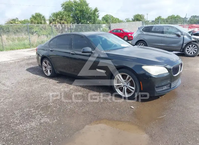 2012 BMW 750 фото