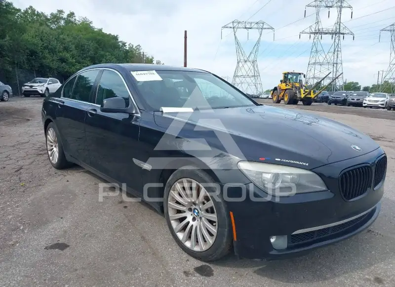 2012 BMW 750 photo