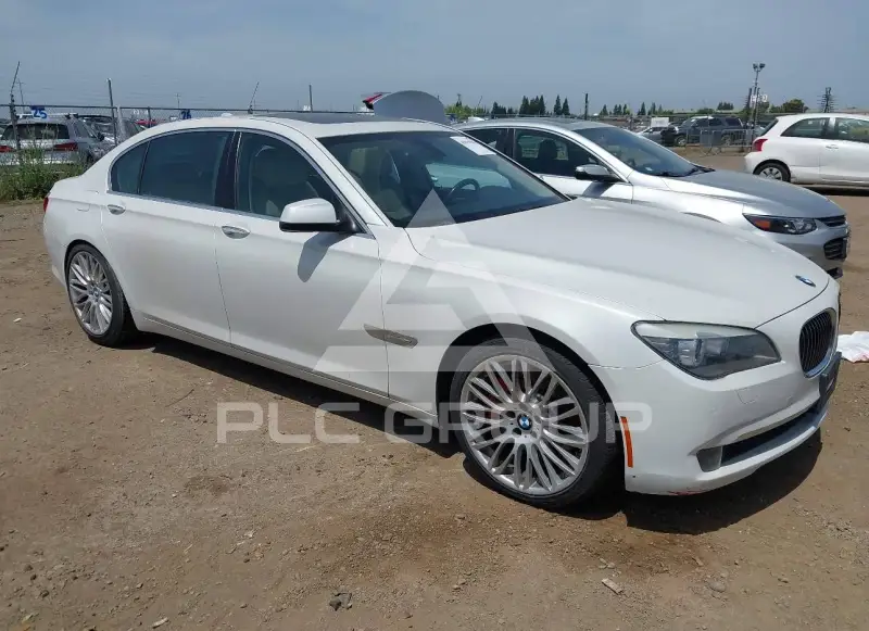 2012 BMW 750 фото