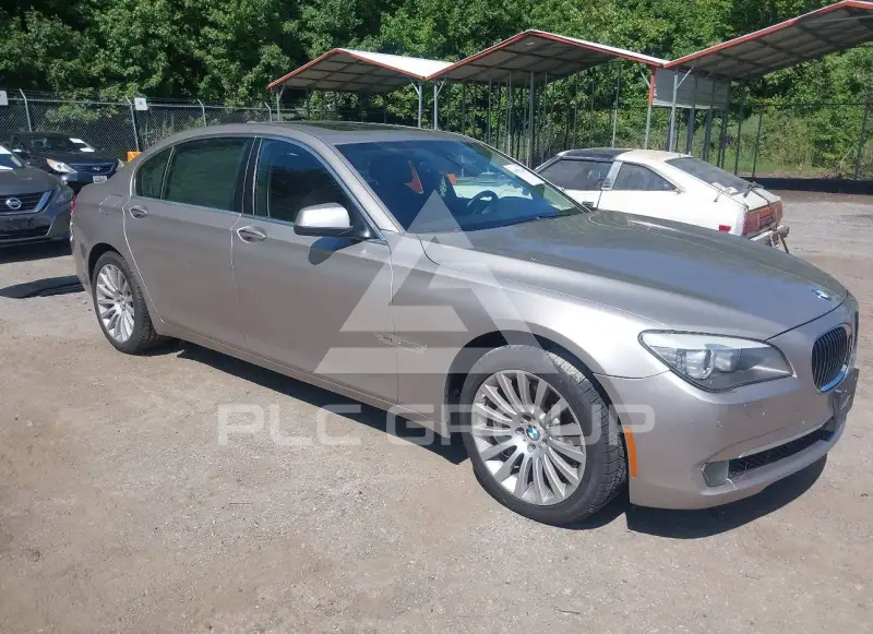2012 BMW 750 photo