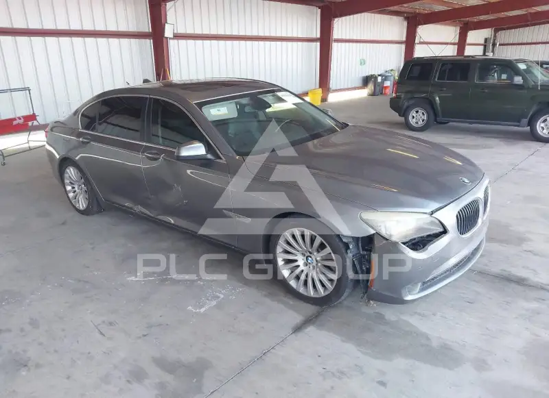 2012 BMW 750 фото