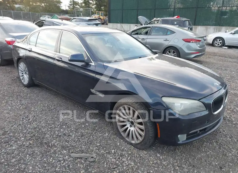 2012 BMW 750 фото