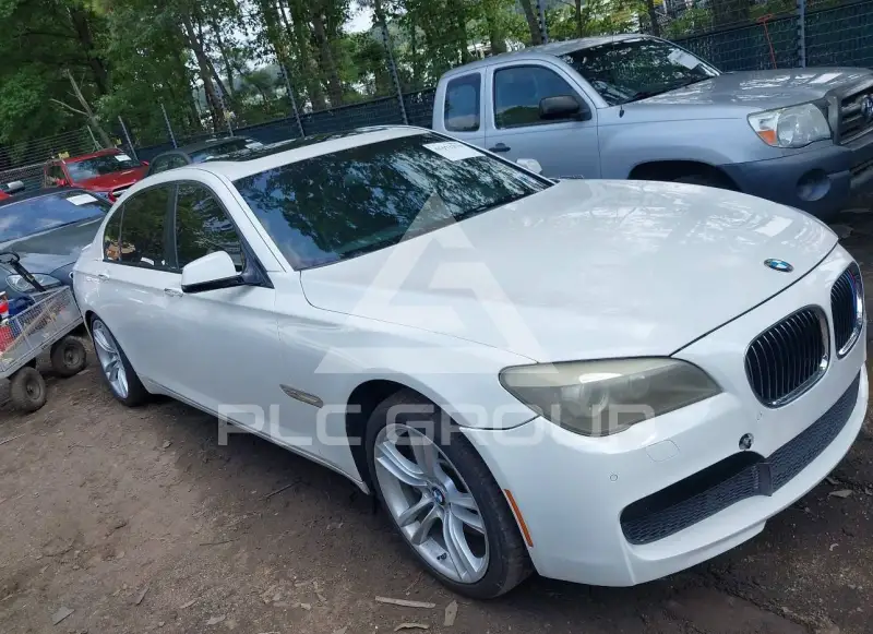 2012 BMW 750 photo