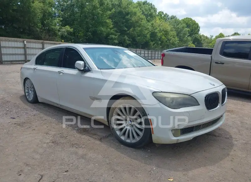 2012 BMW 750 фото