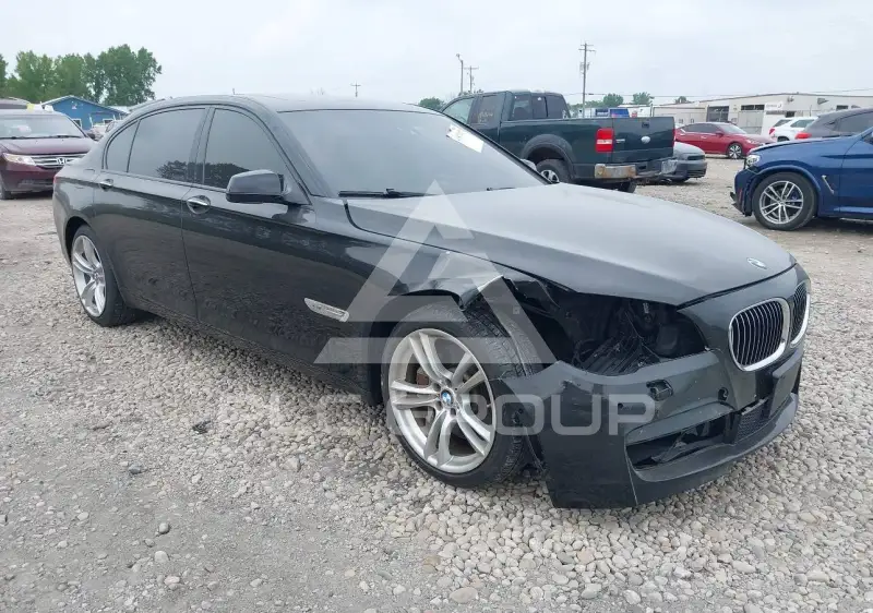 2012 BMW 750 photo
