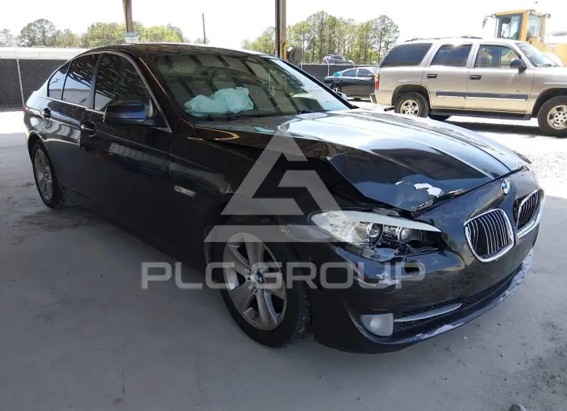 2012 BMW 528 photo