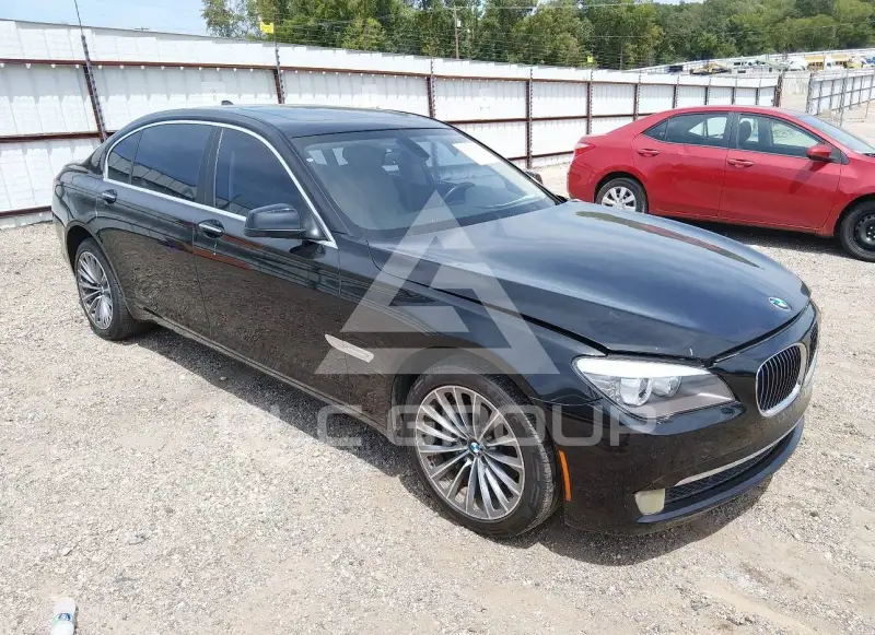 2012 BMW 740 фото
