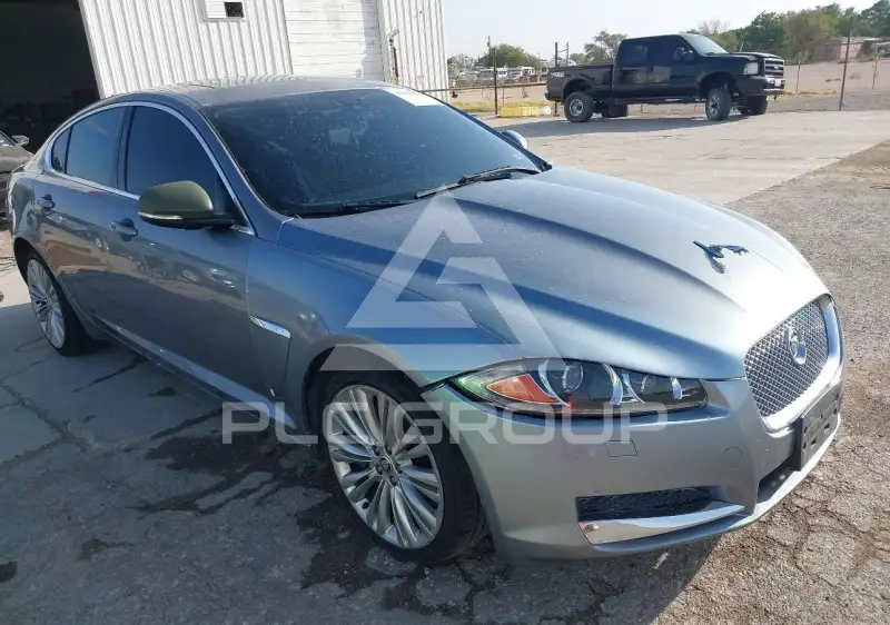 2012 Jaguar XF photo