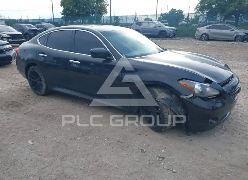 2012 Infinity M56 photo
