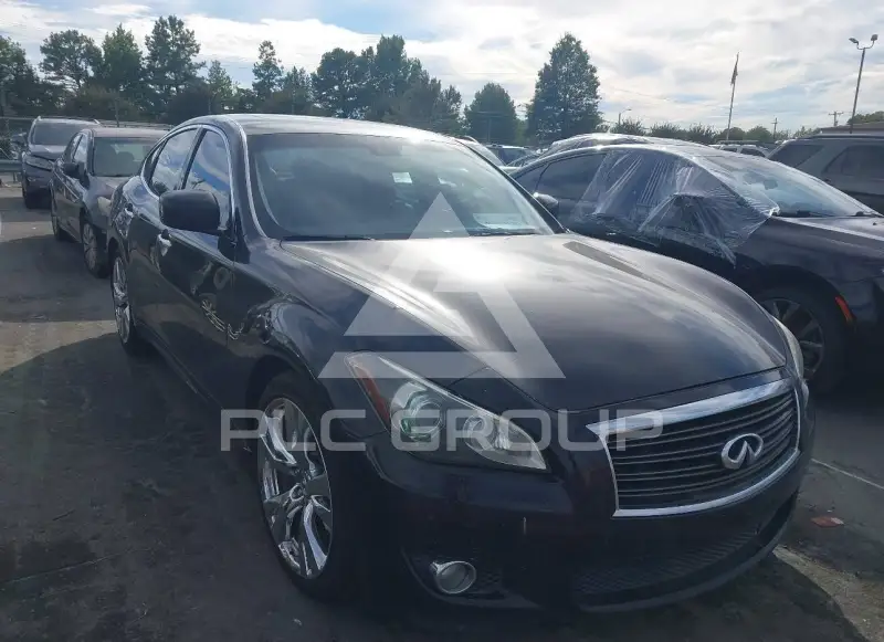 2012 Infinity M56 photo