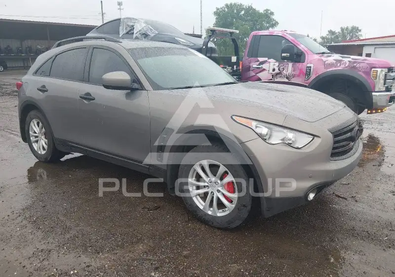 2012 Infinity FX35 photo