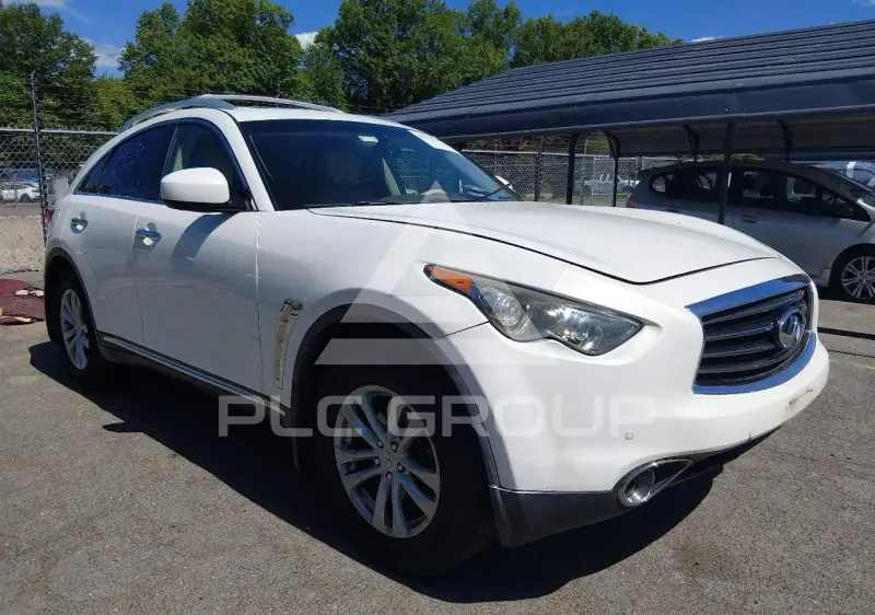 2012 Infinity FX35 photo