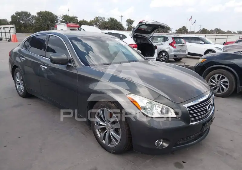 2012 Infinity M37 photo