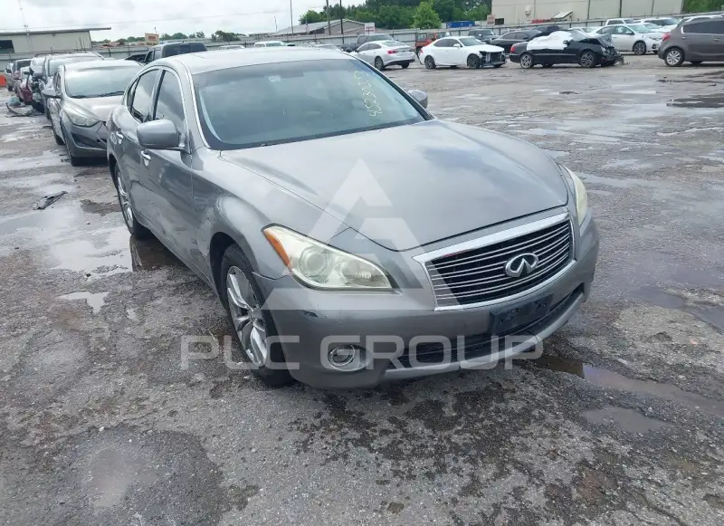2012 Infinity M37 photo