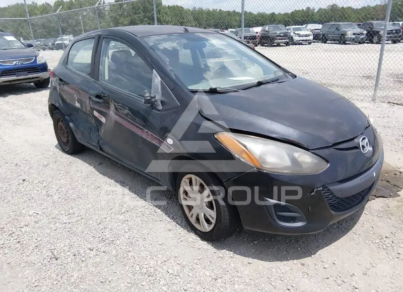 2012 Mazda 2 photo
