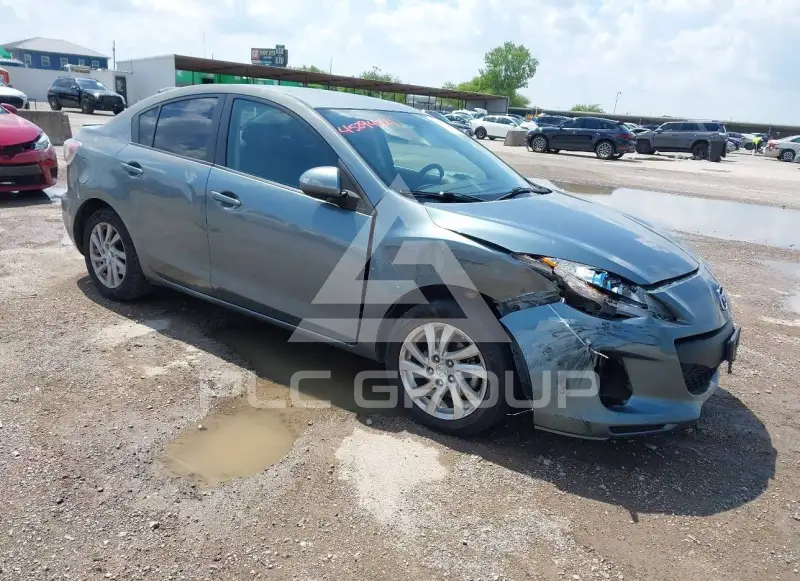 2012 Mazda 3 photo