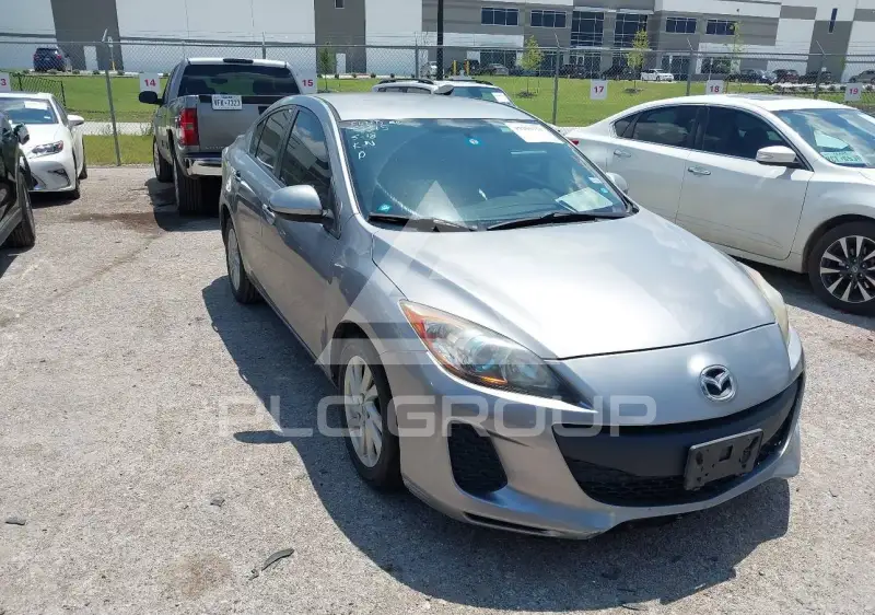 2012 Mazda 3 photo