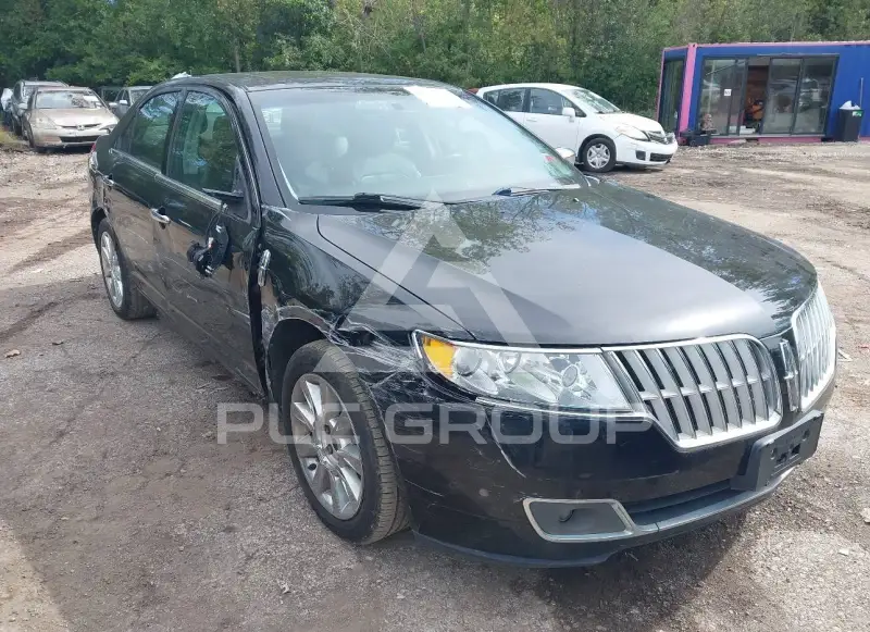 2012 Lincoln MKZ photo