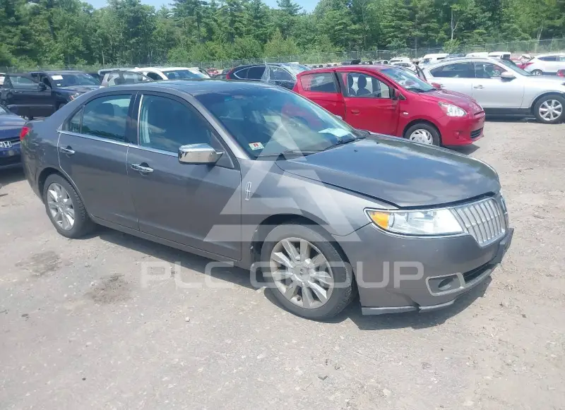 2012 Lincoln MKZ photo