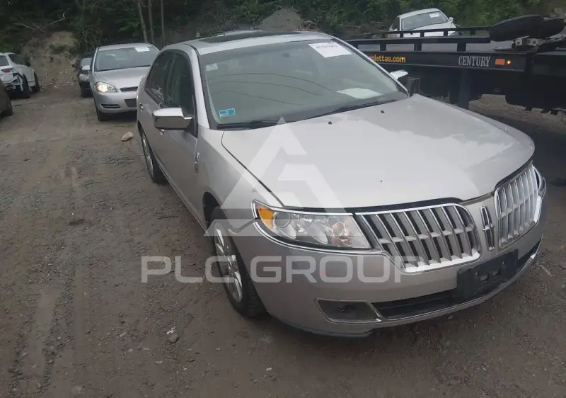 2012 Lincoln MKZ photo