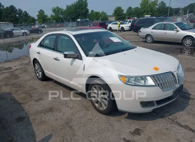 2012 Lincoln MKZ photo