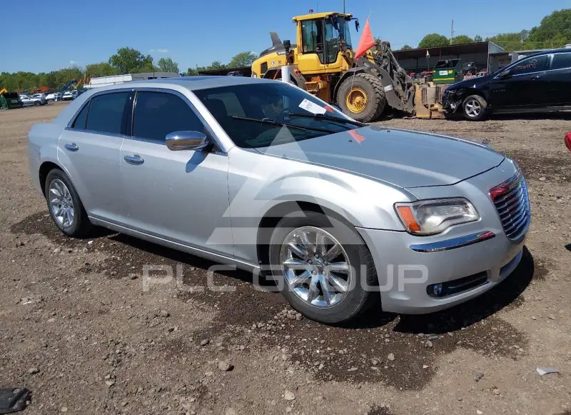 2012 Chrysler 300 фото