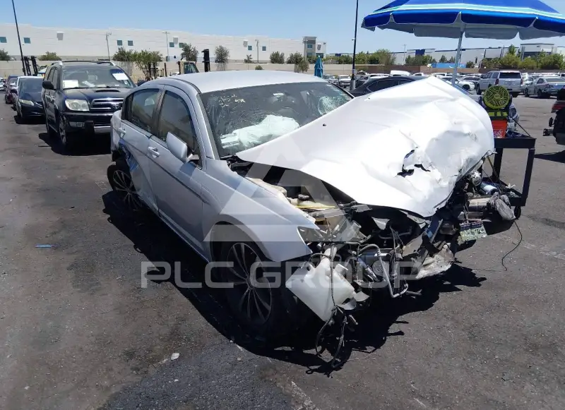 2012 Chrysler 200 photo