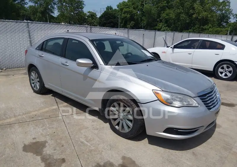 2012 Chrysler 200 photo