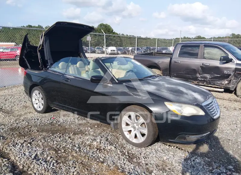 2012 Chrysler 200 photo