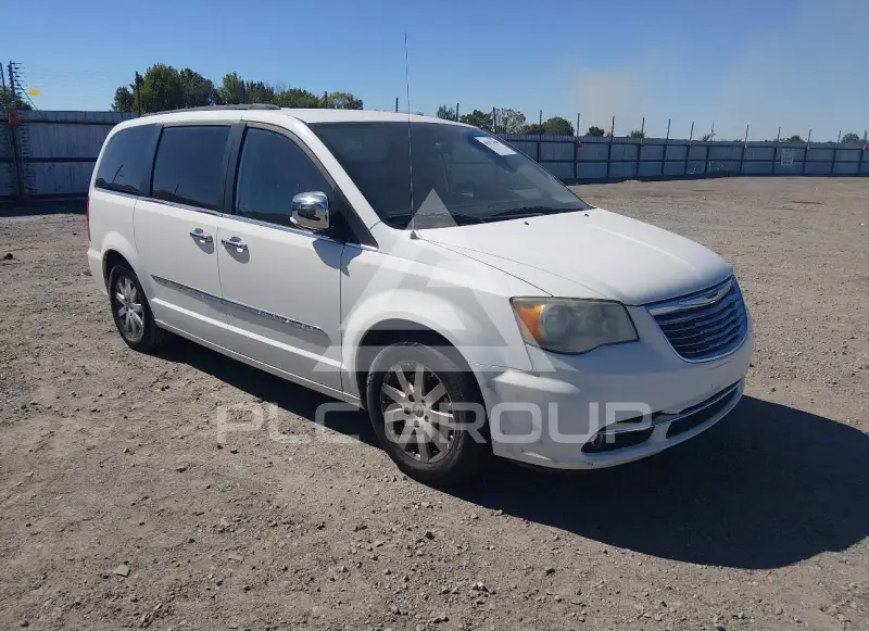 2012 Chrysler TOWN & COUNTRY фото