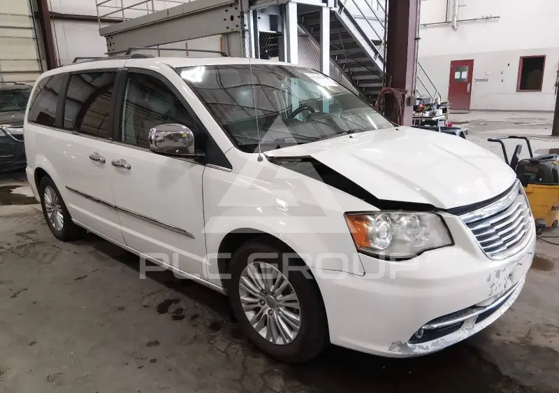 2012 Chrysler TOWN & COUNTRY photo