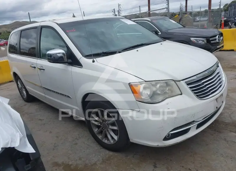 2012 Chrysler TOWN & COUNTRY фото