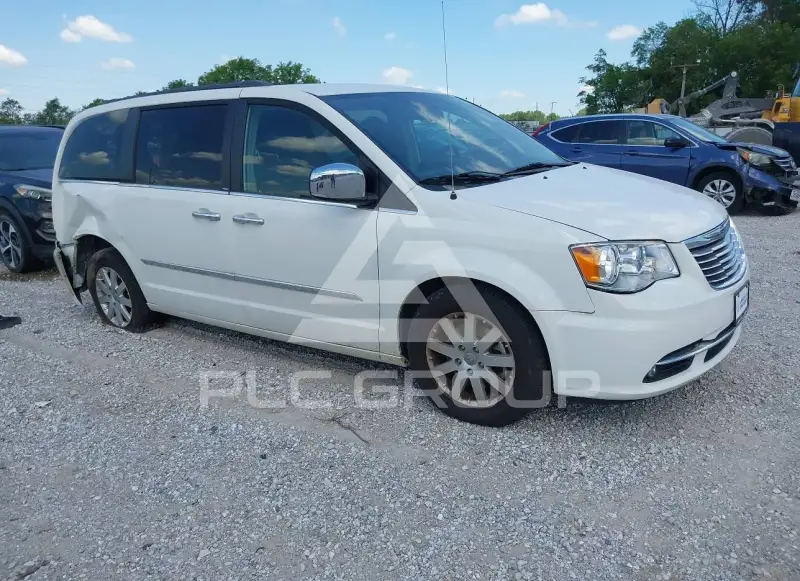 2012 Chrysler TOWN & COUNTRY photo