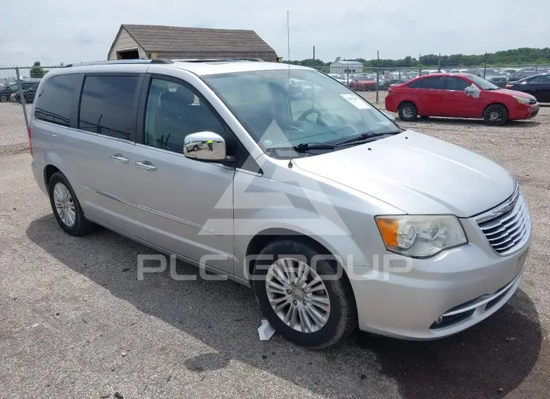 2012 Chrysler TOWN & COUNTRY фото