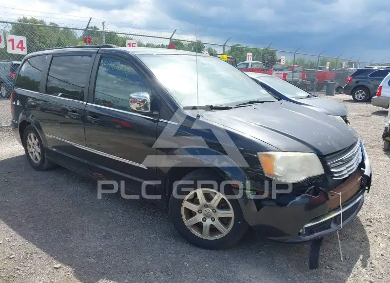 2012 Chrysler TOWN & COUNTRY photo