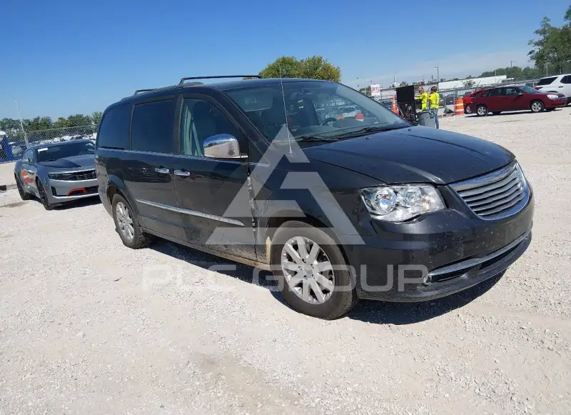 2012 Chrysler TOWN & COUNTRY фото