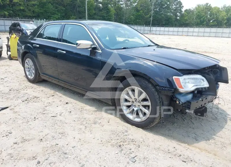 2012 Chrysler 300 photo