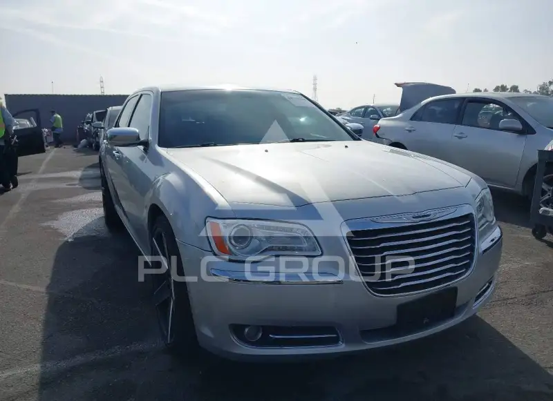2012 Chrysler 300 фото