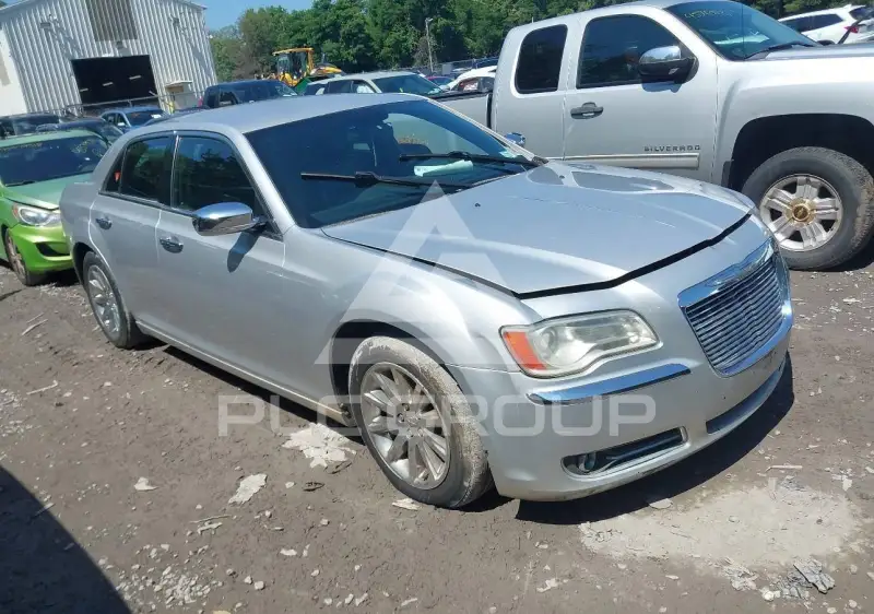 2012 Chrysler 300 фото