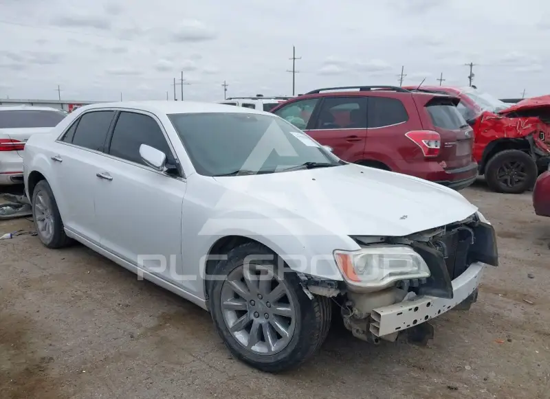 2012 Chrysler 300 фото