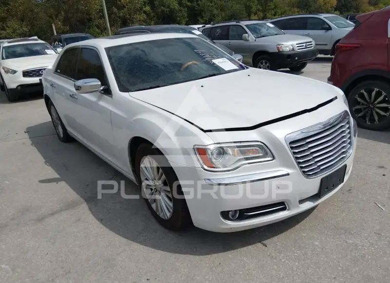 2012 Chrysler 300 фото