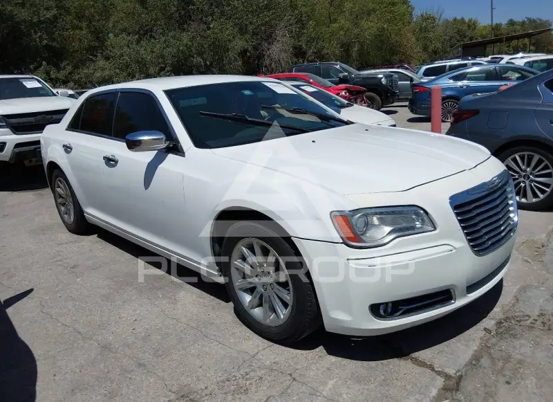 2012 Chrysler 300 фото