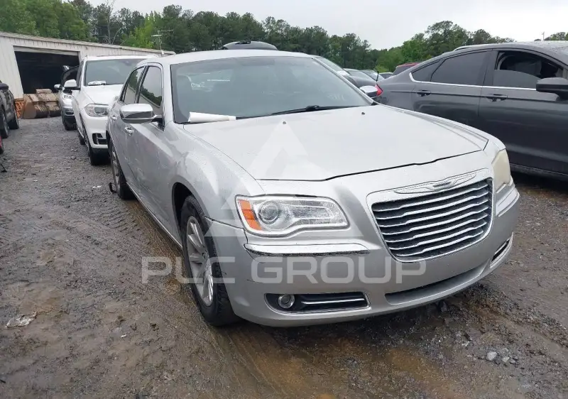 2012 Chrysler 300 фото