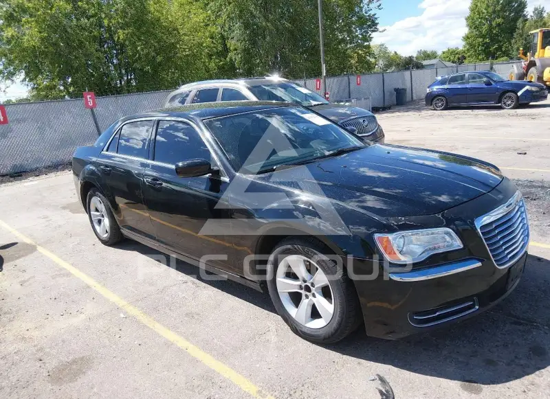 2012 Chrysler 300 фото
