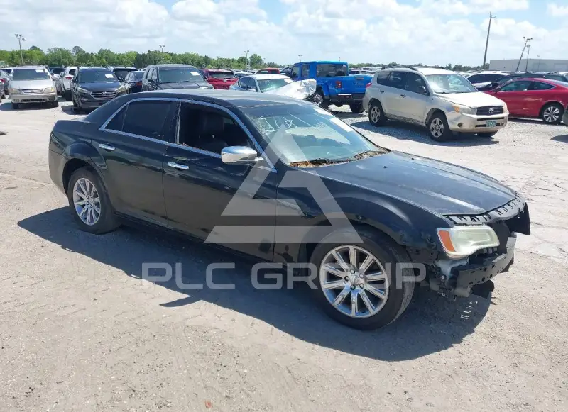 2012 Chrysler 300 фото