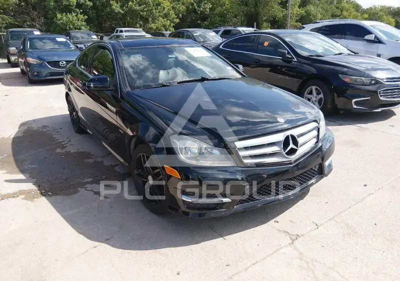 2012 Mercedes Benz C 250 фото