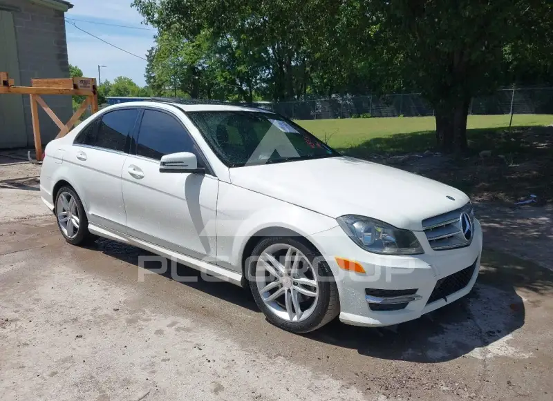 2012 Mercedes Benz C 250 фото