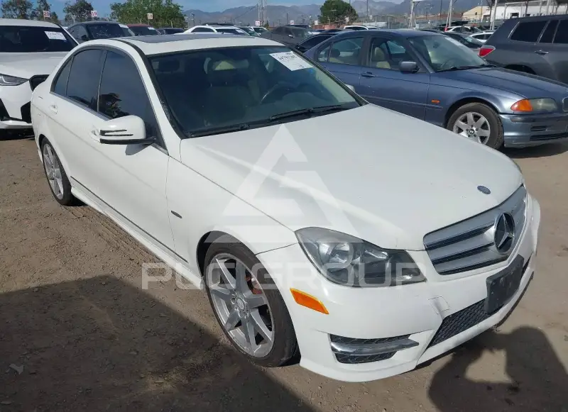 2012 Mercedes Benz C 250 фото